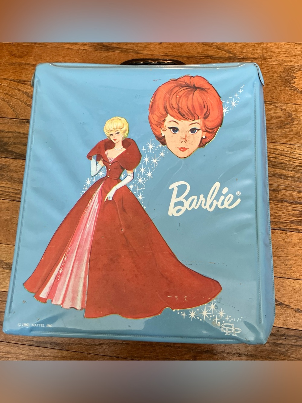 Barbie - VINTAGE CARRYING CASE, 1963 Powder Blue With Barbie (1982)
